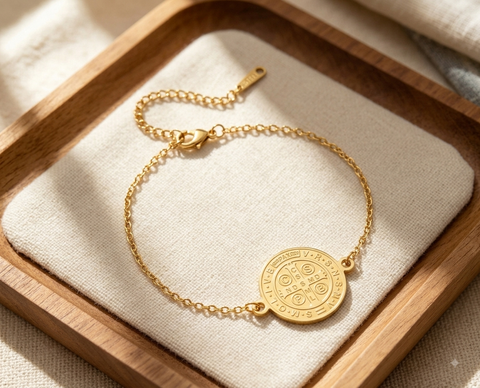 Pulsera Medalla de San Benito en Acero Inoxidable, Laminado Resistente - Protección y Elegancia Diaria